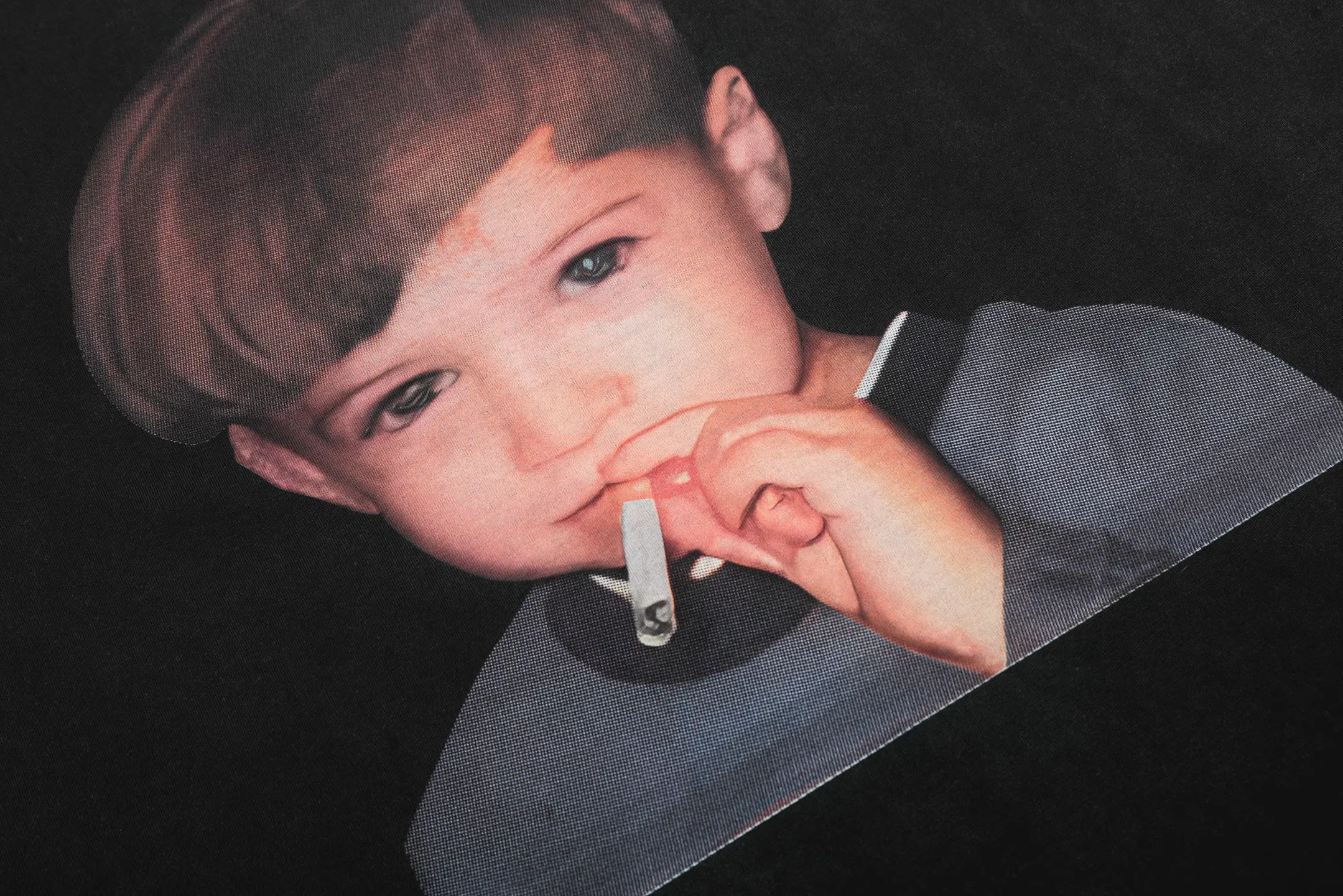 VT9208 P130💰 Saint Michael European and American Smoking Boy Portrait Retro Washed Old Short Sleeve T-shirt Small Neck Design White Ink Digital Direct Printing High Street Retro Heavy Duty Washed Vintage Short Sleeve Size: S M L XL
